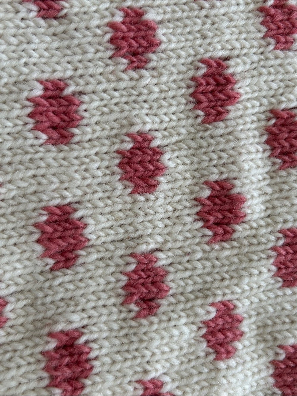 French Knot Holiday Tree Skirt. 100% Wool. New - Picture 4 of 9